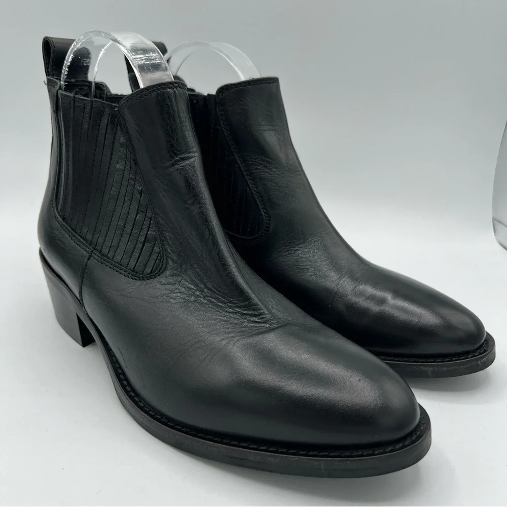 Coach and Four Kisha Chelsea Boots Women’s 6.5 Black Leather EUC Made In Italy